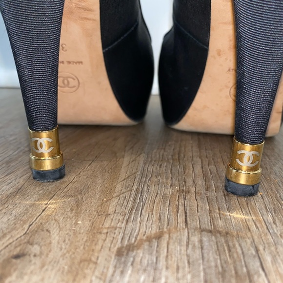 Chanel Black Lambskin Leather Boots with Gold Tip Heels - Picture 6 of 13